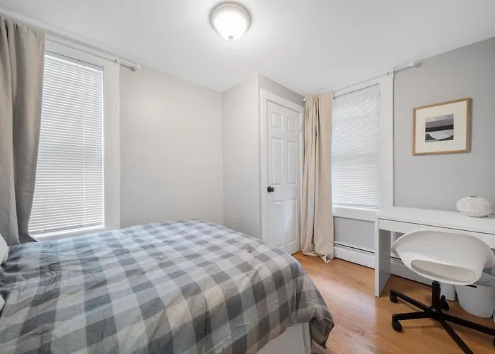 Easy Commute South Boston 4Br 1Bh Apt