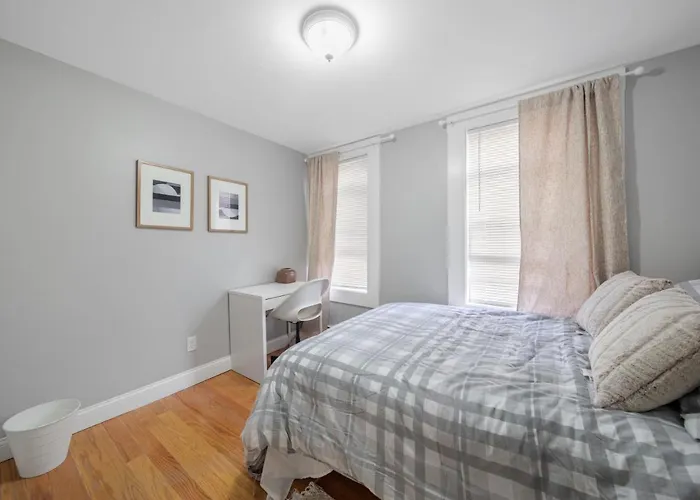 Easy Commute South Boston 4Br 1Bh Apt